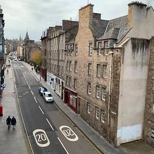 The Perfect On Royal Mile Apartment
