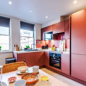 apt-luxury-2b-city-centre-with-private-parking.hotelsin-chester.com/