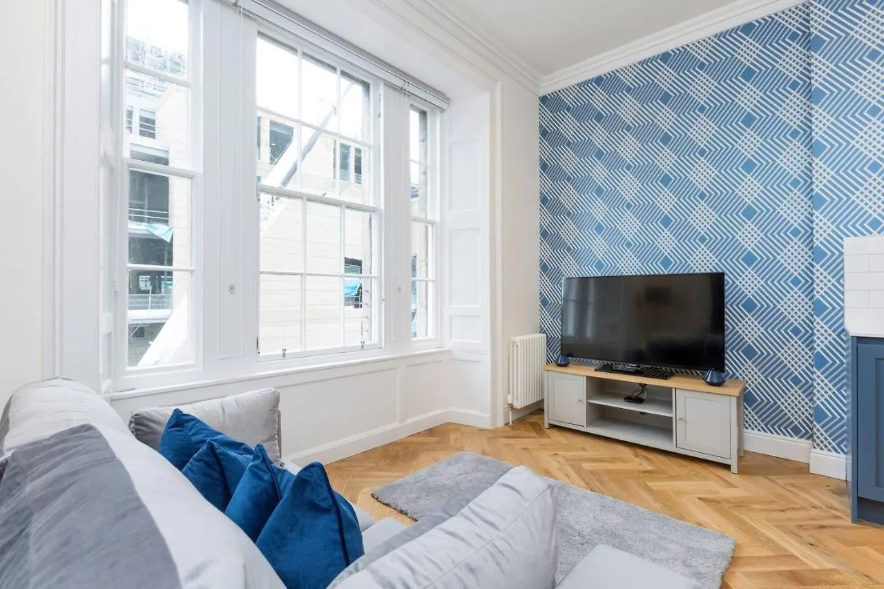 Luxury Renovated 1 Bed Nr St James - Super Central 에든버러